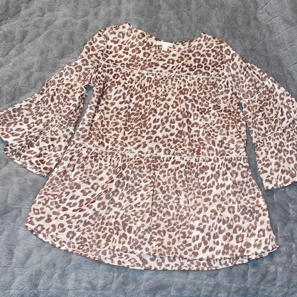 Cato - XSmall- leopard top with ruffled sleeves EUC